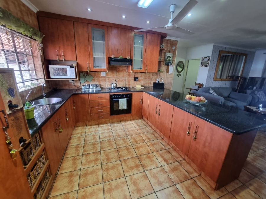 3 Bedroom Property for Sale in Oos Einde North West